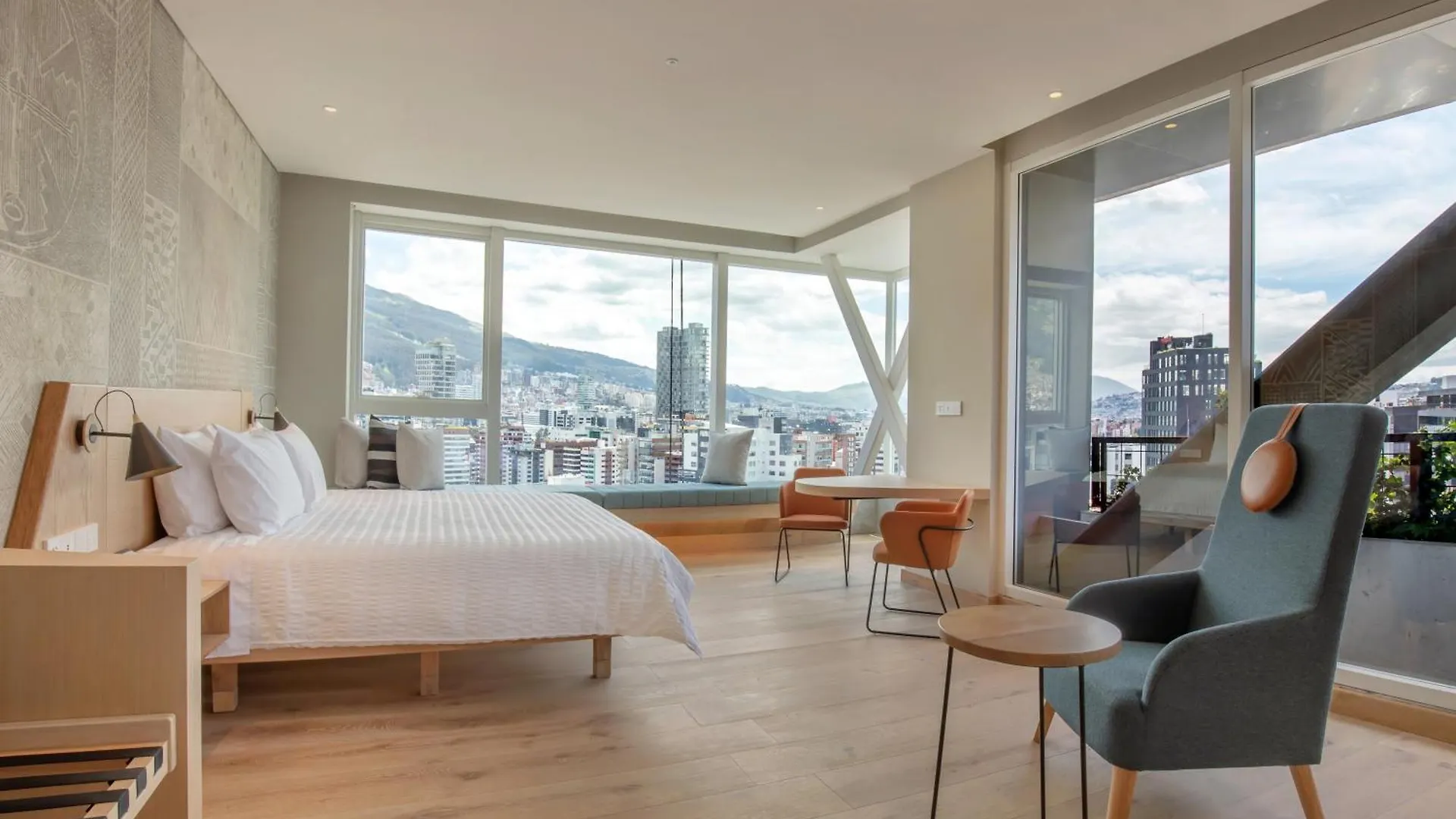 Go Quito Hotel 5*,